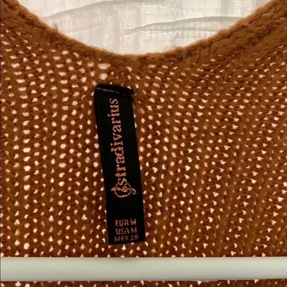 Cape - Picture 3 of 5